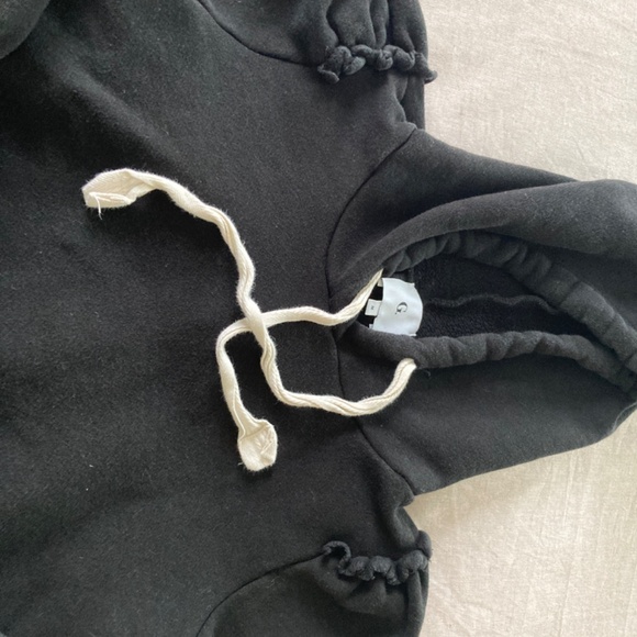 G. label  Black A line hoodie Sweatshirt Size Medium with ruffles - Picture 3 of 5